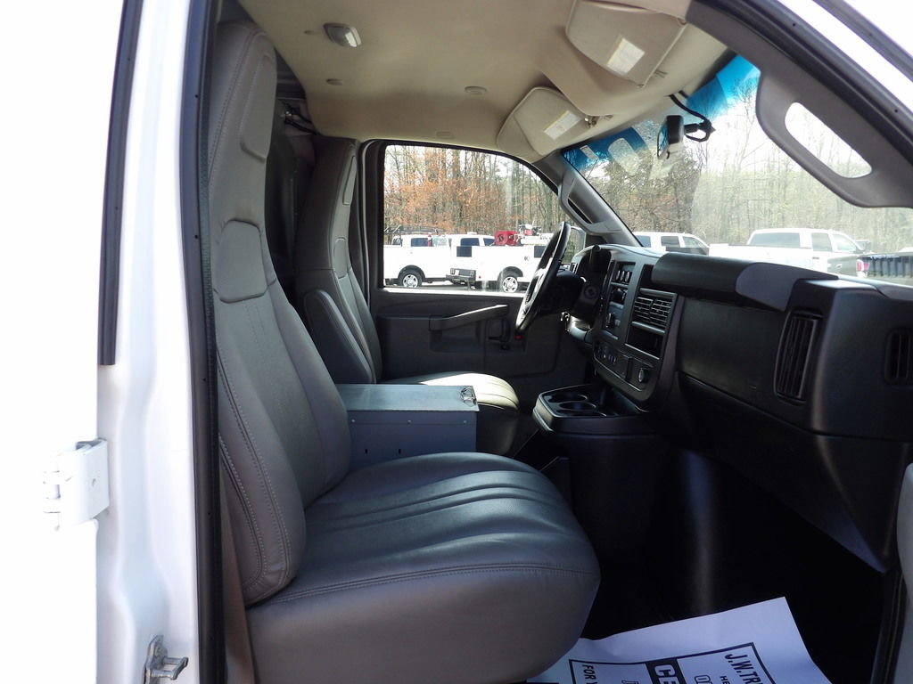 Used 2021 Chevrolet Express 3500 w/ Driver Convenience Package image 37