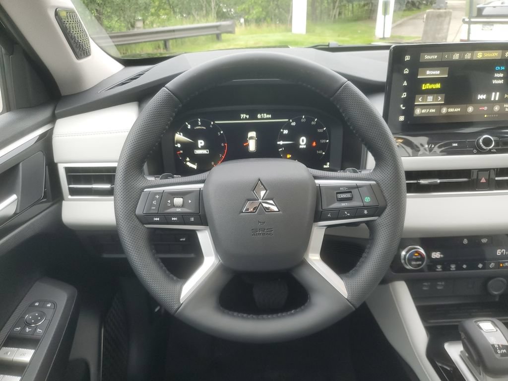 New 2026 Mitsubishi Outlander SE AWD/4WD image 15