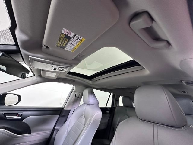 Used 2023 Toyota Highlander XLE AWD/4WD image 24