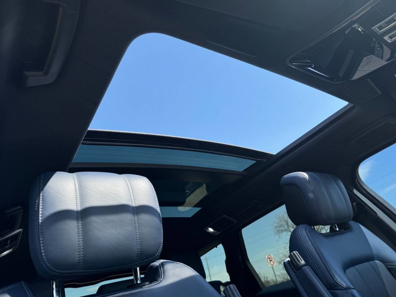 Used 2020 Land Rover Range Rover Sport HST image 15