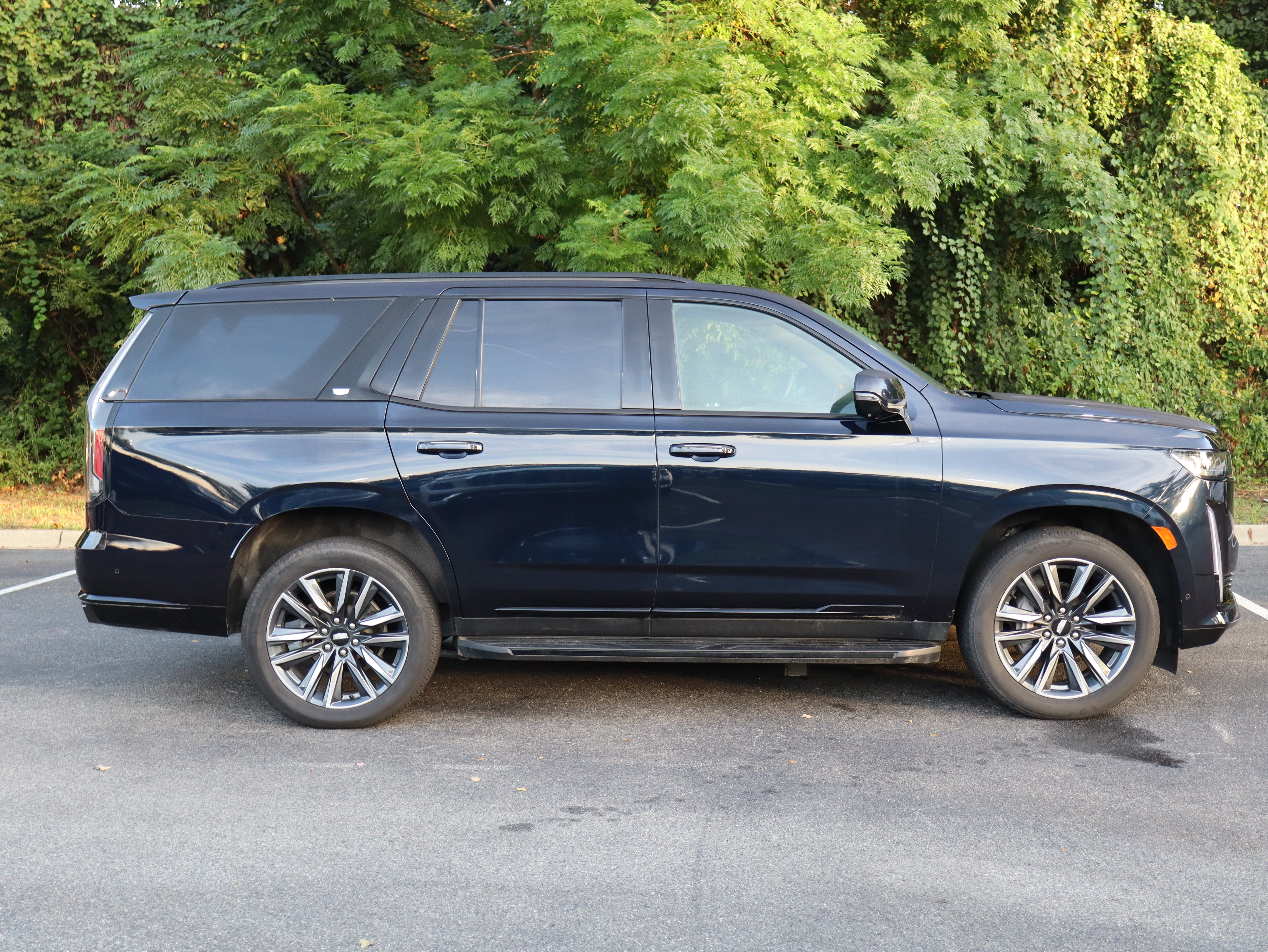 Certified 2022 Cadillac Escalade Sport RWD image 8