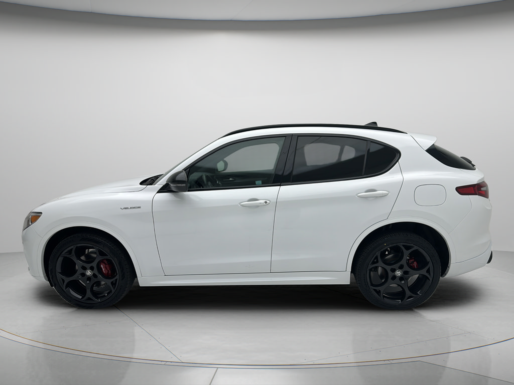 Used 2023 Alfa Romeo Stelvio Veloce AWD/4WD image 7