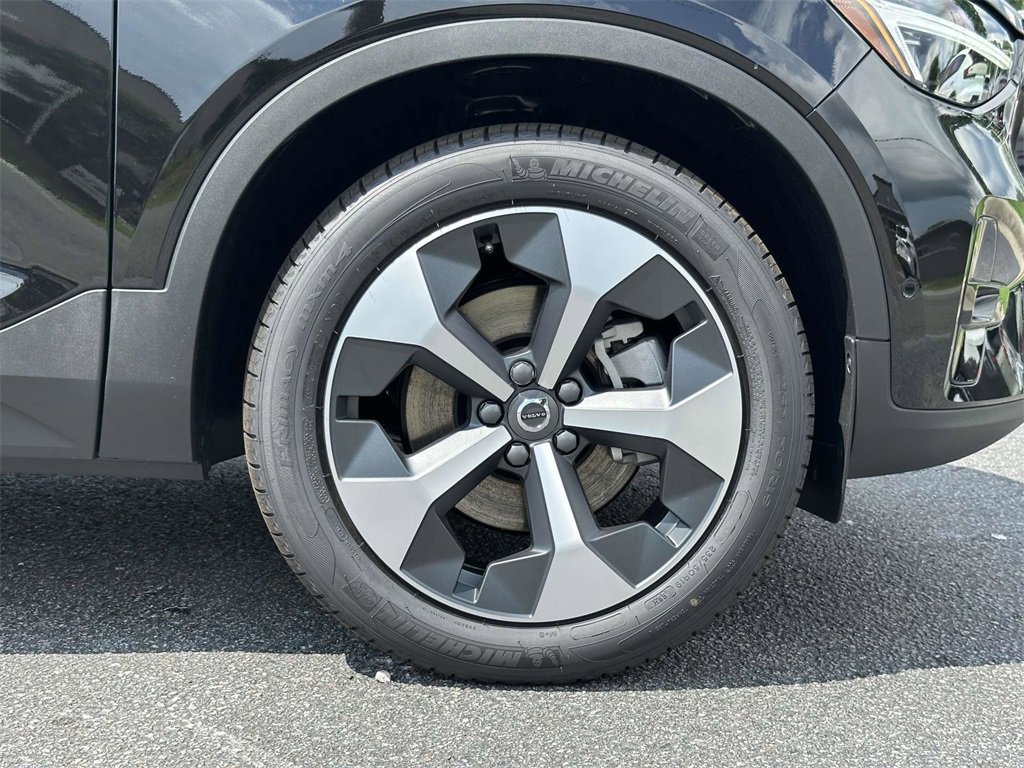 New 2026 Volvo XC40 B5 Plus w/ Protection Package Premier image 24