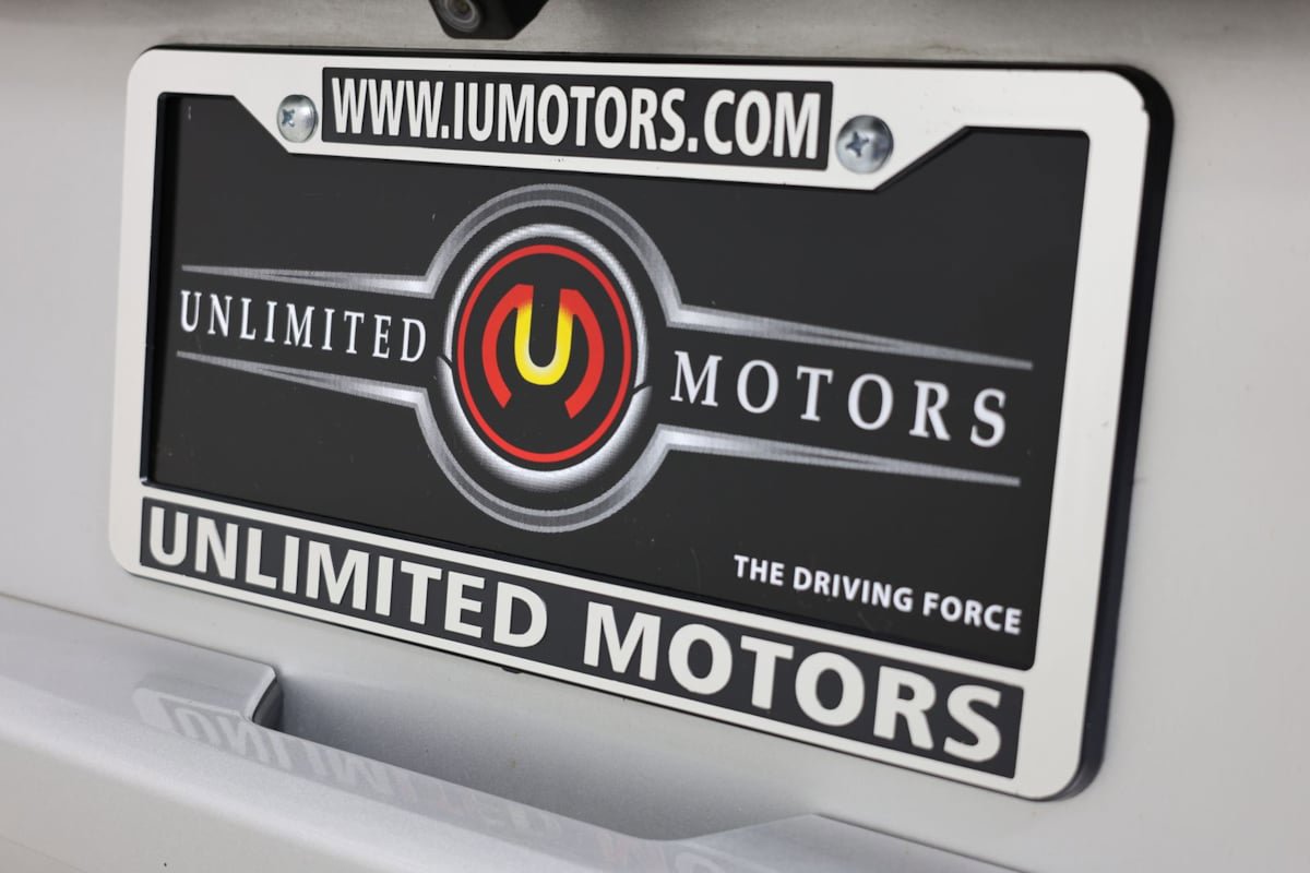 Used 2019 Chevrolet Suburban LT AWD/4WD image 20