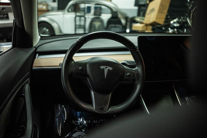 Used 2018 Tesla Model 3 Long Range image 16