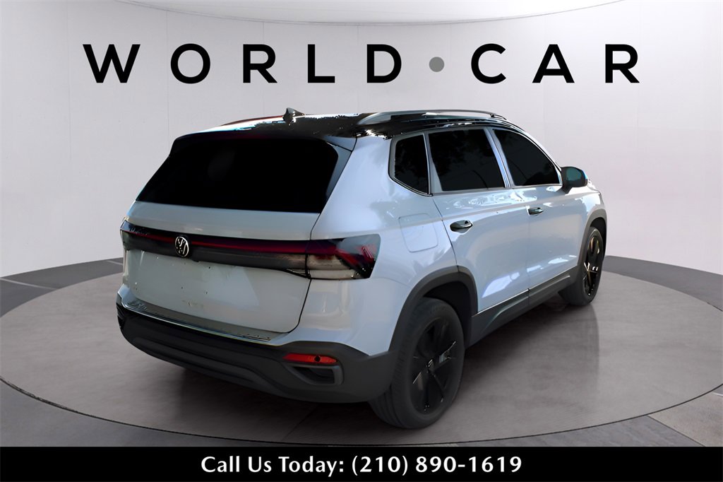 Used 2025 Volkswagen Taos SE image 7