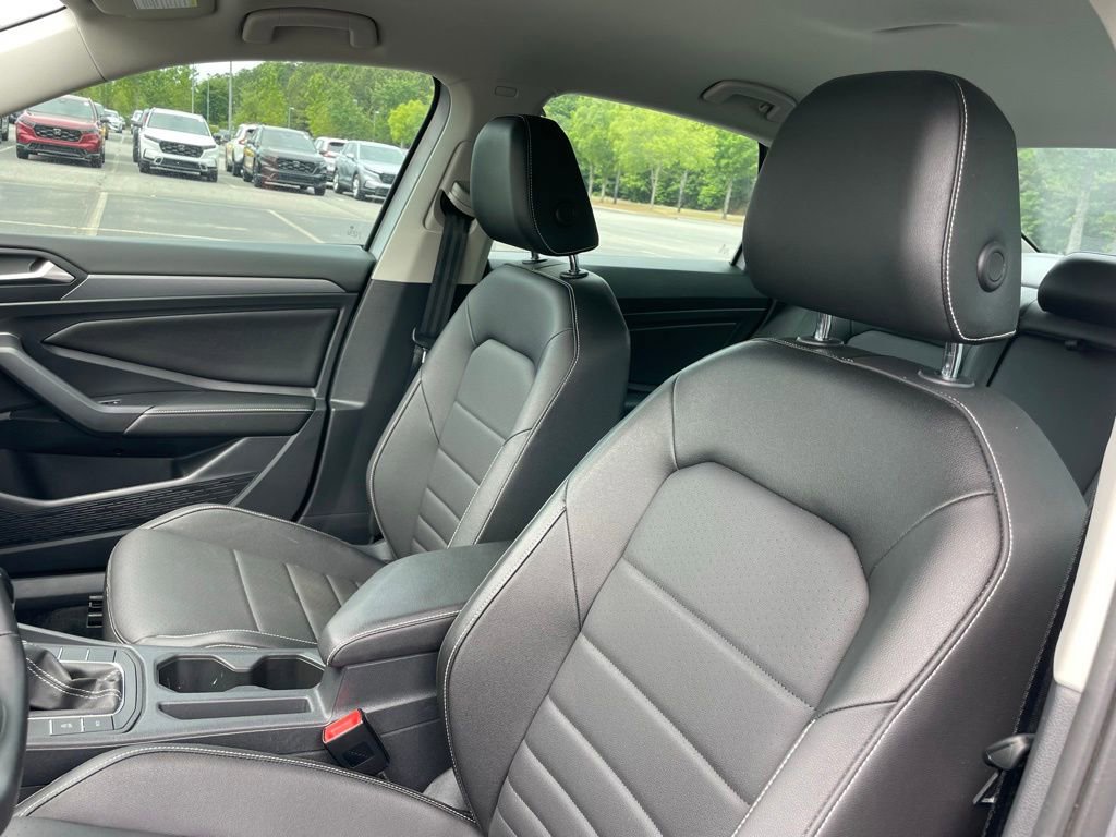 Used 2022 Volkswagen Jetta SE FWD image 25