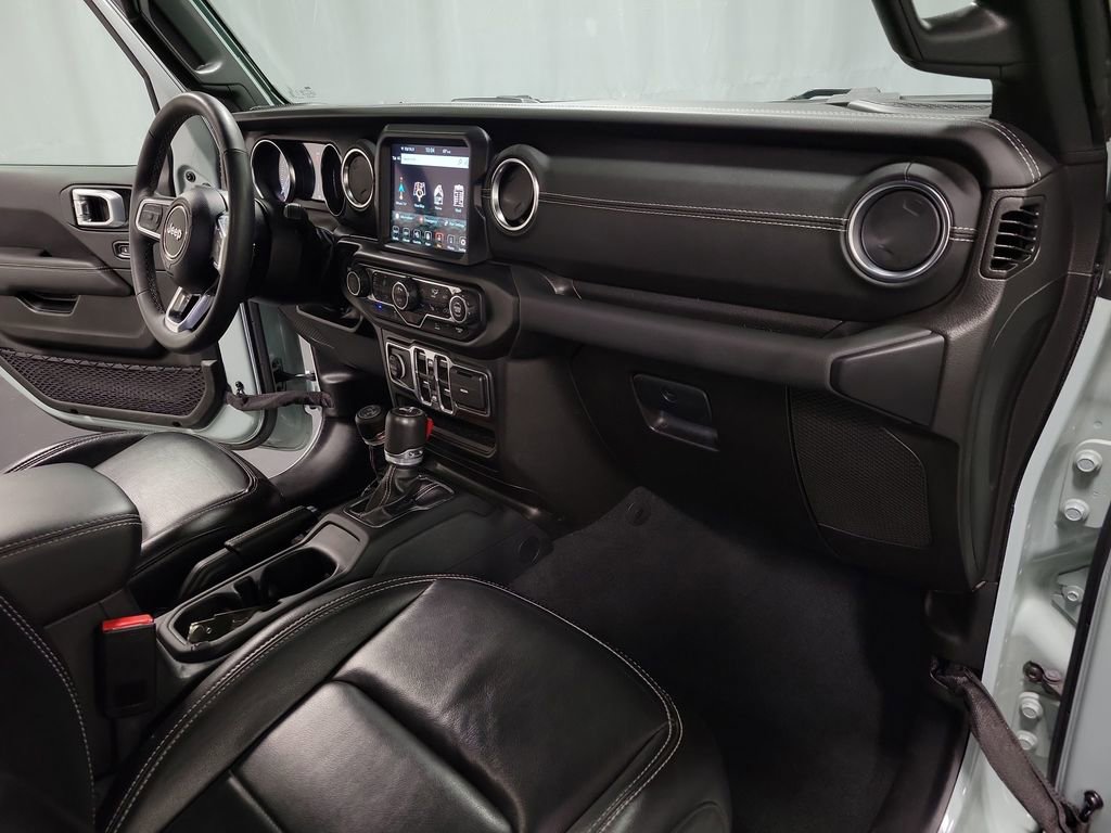 Used 2023 Jeep Wrangler Unlimited Sahara w/ Cold Weather Group AWD/4WD image 23