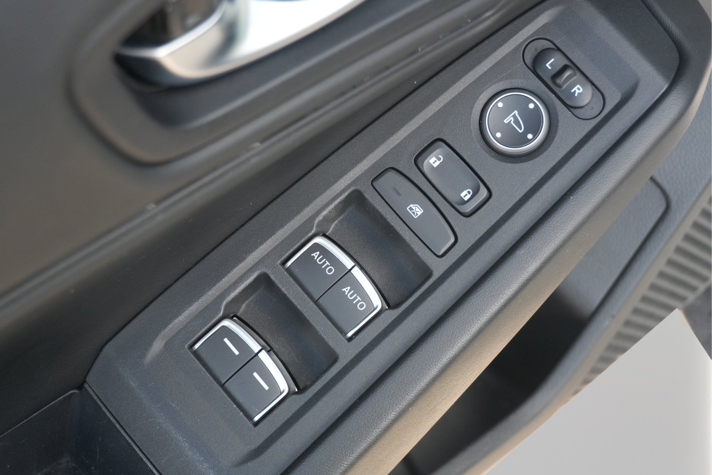 Used 2025 Honda Accord SE image 11