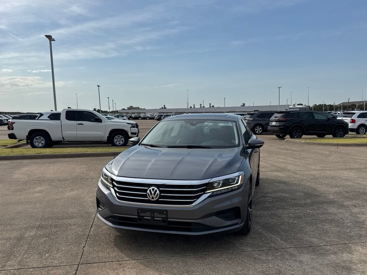 Used 2022 Volkswagen Passat 2.0T SE FWD image 6