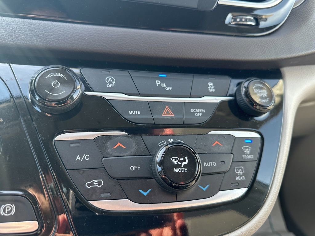 Used 2018 Chrysler Pacifica Touring Plus w/ Tire & Wheel Group image 25