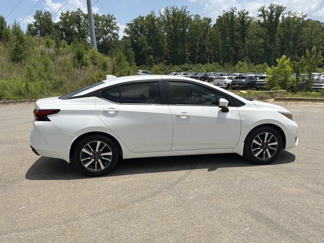 Used 2025 Nissan Versa SV w/ Trunk Package FWD image 4