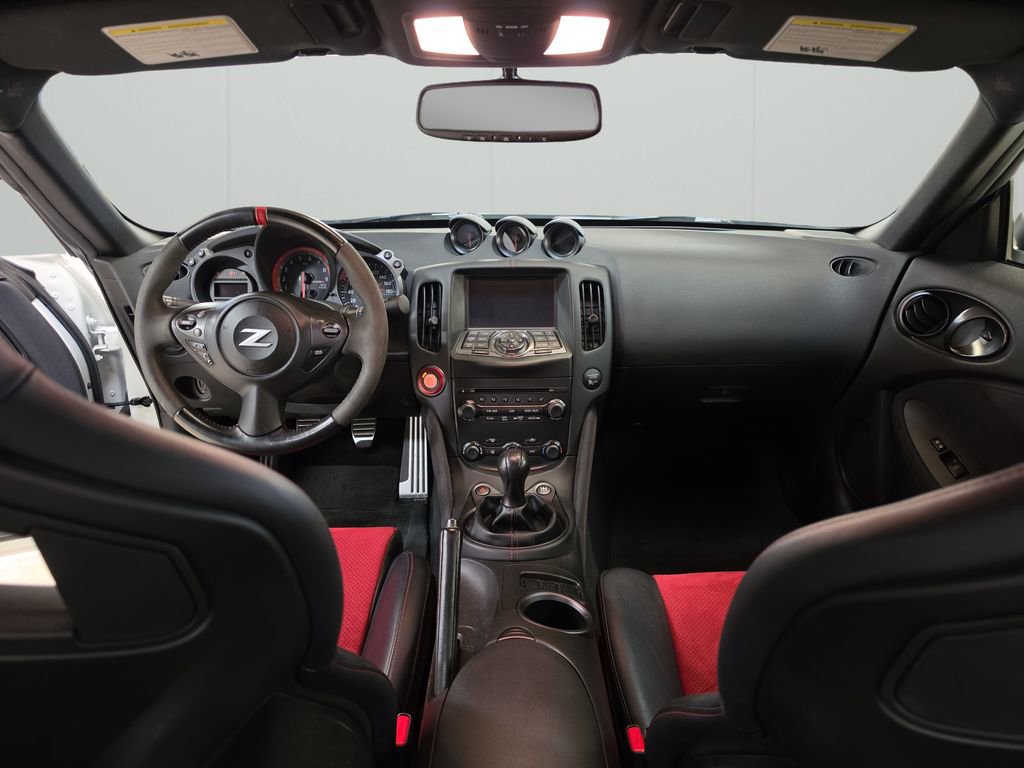 Used 2016 Nissan 370Z NISMO RWD image 12