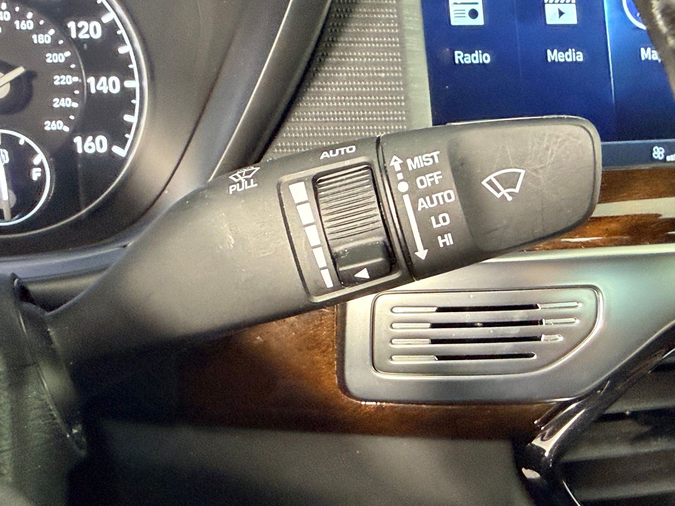 Used 2019 Genesis G90 3.3T Premium AWD/4WD image 31