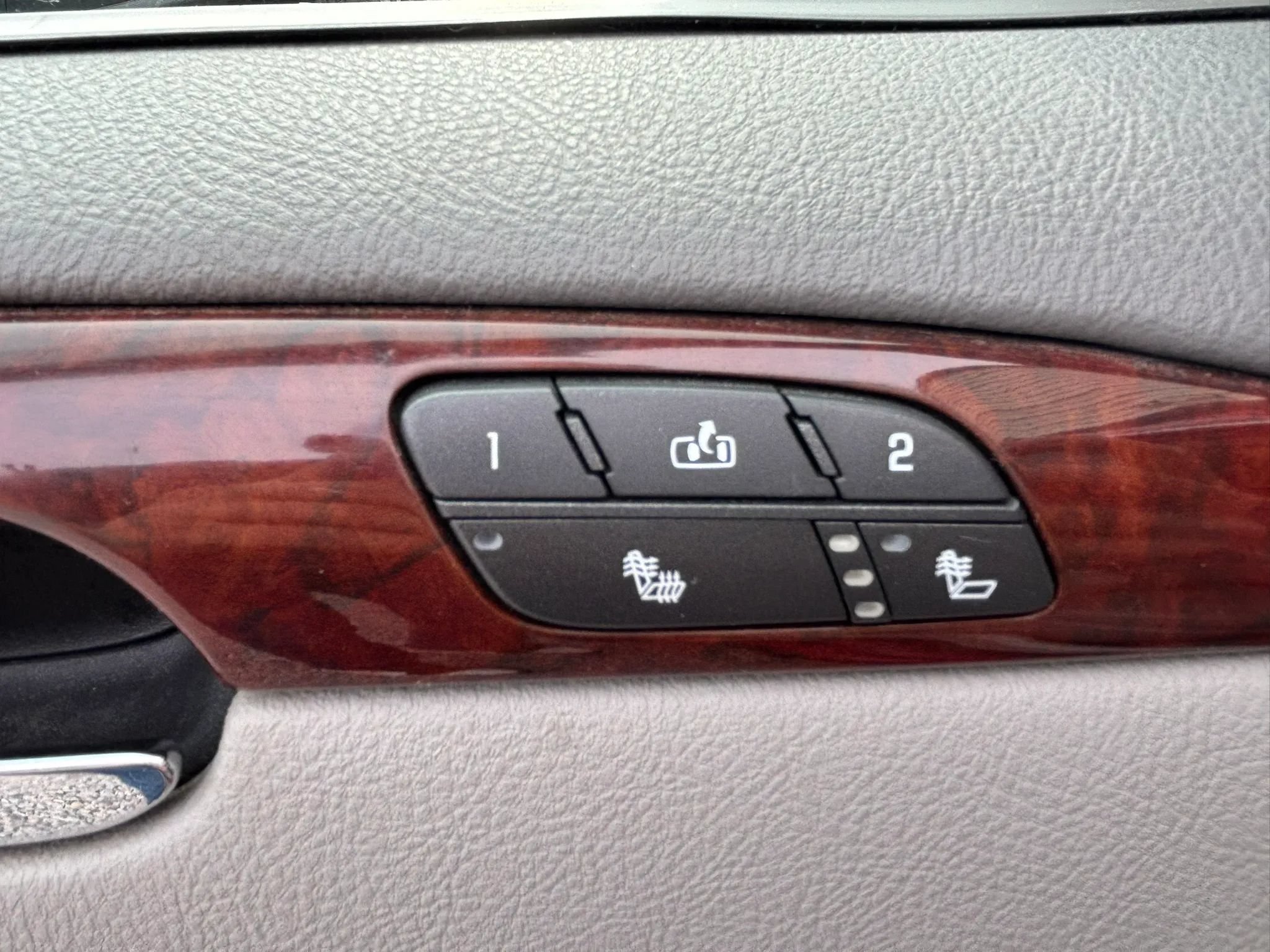 Used 2006 Buick Lucerne CXL w/ Luxury Package FWD image 20