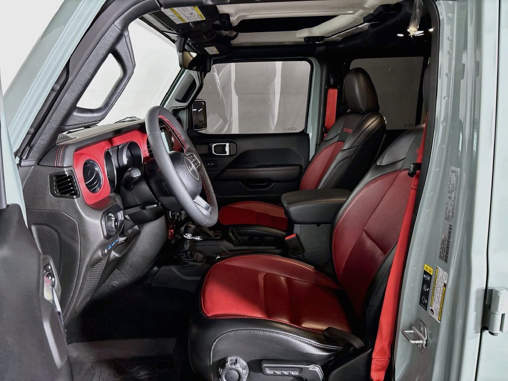 Used 2023 Jeep Wrangler Unlimited Rubicon 4xe AWD/4WD image 12