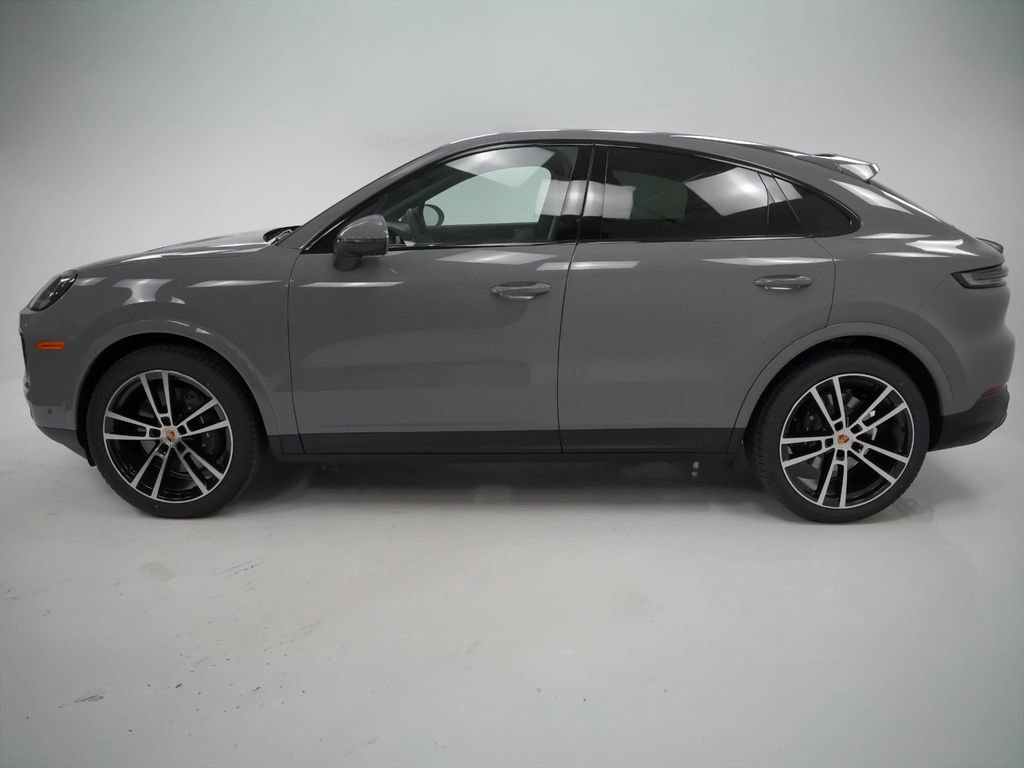 Used 2025 Porsche Cayenne Coupe AWD/4WD image 2