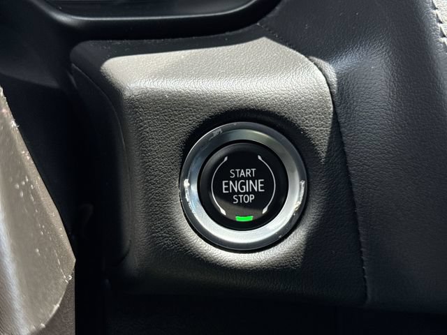Used 2021 Chevrolet Tahoe LT w/ Luxury Package AWD/4WD image 16