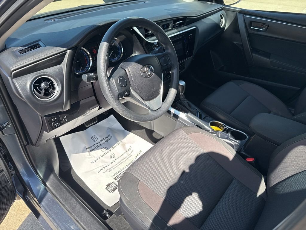 Used 2017 Toyota Corolla LE w/ Carpet Mat Package (TMS) FWD image 7