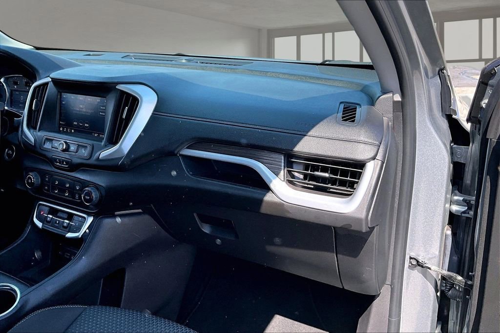 Used 2024 GMC Terrain SLE AWD/4WD image 24