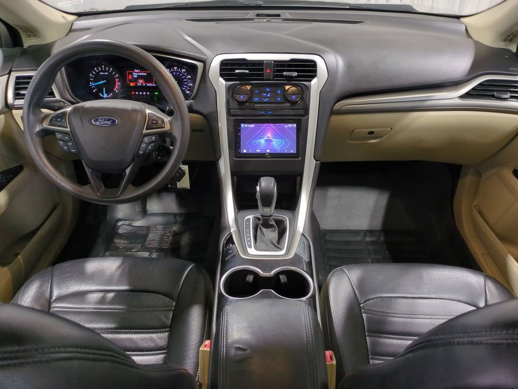 Used 2015 Ford Fusion SE image 18