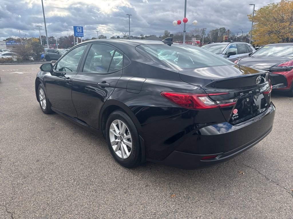 Used 2025 Toyota Camry LE w/ Convenience Package image 5
