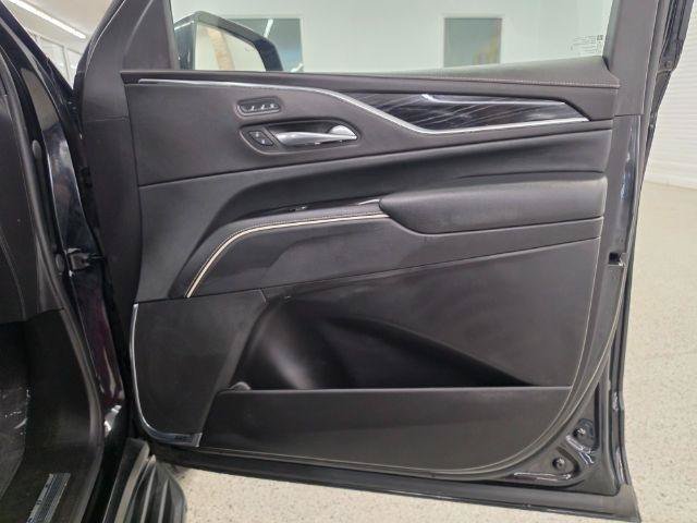 Used 2023 Cadillac Escalade Sport AWD/4WD image 32