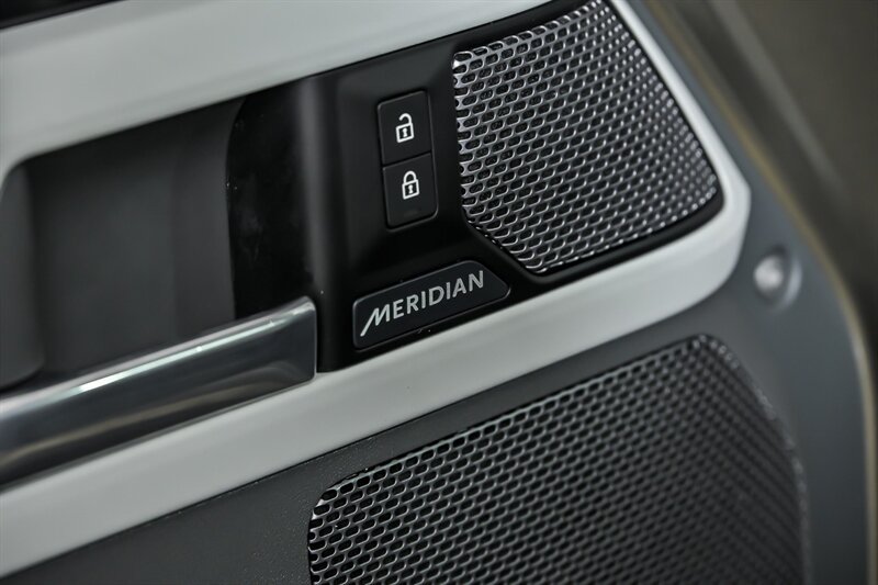 Used 2020 Land Rover Defender 110 First Edition AWD/4WD image 13