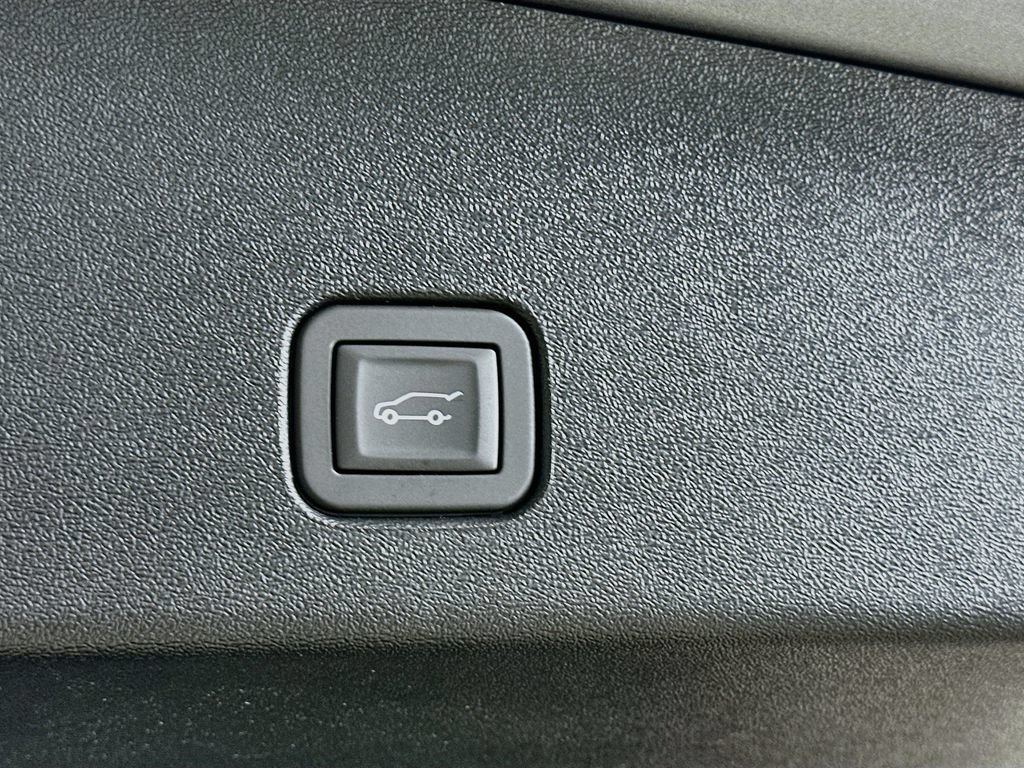 Certified 2025 Cadillac Optiq Sport 2 AWD/4WD image 35