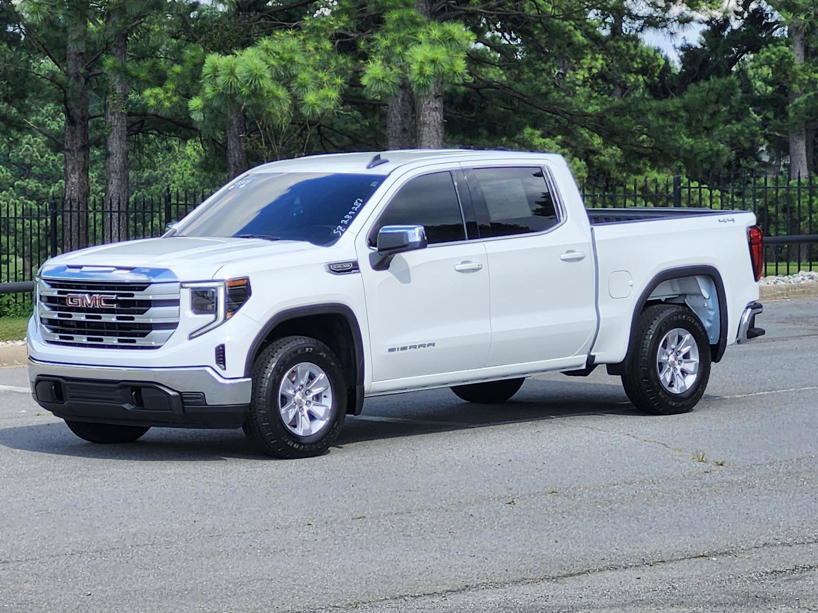 Certified 2025 GMC Sierra 1500 SLE AWD/4WD image 26
