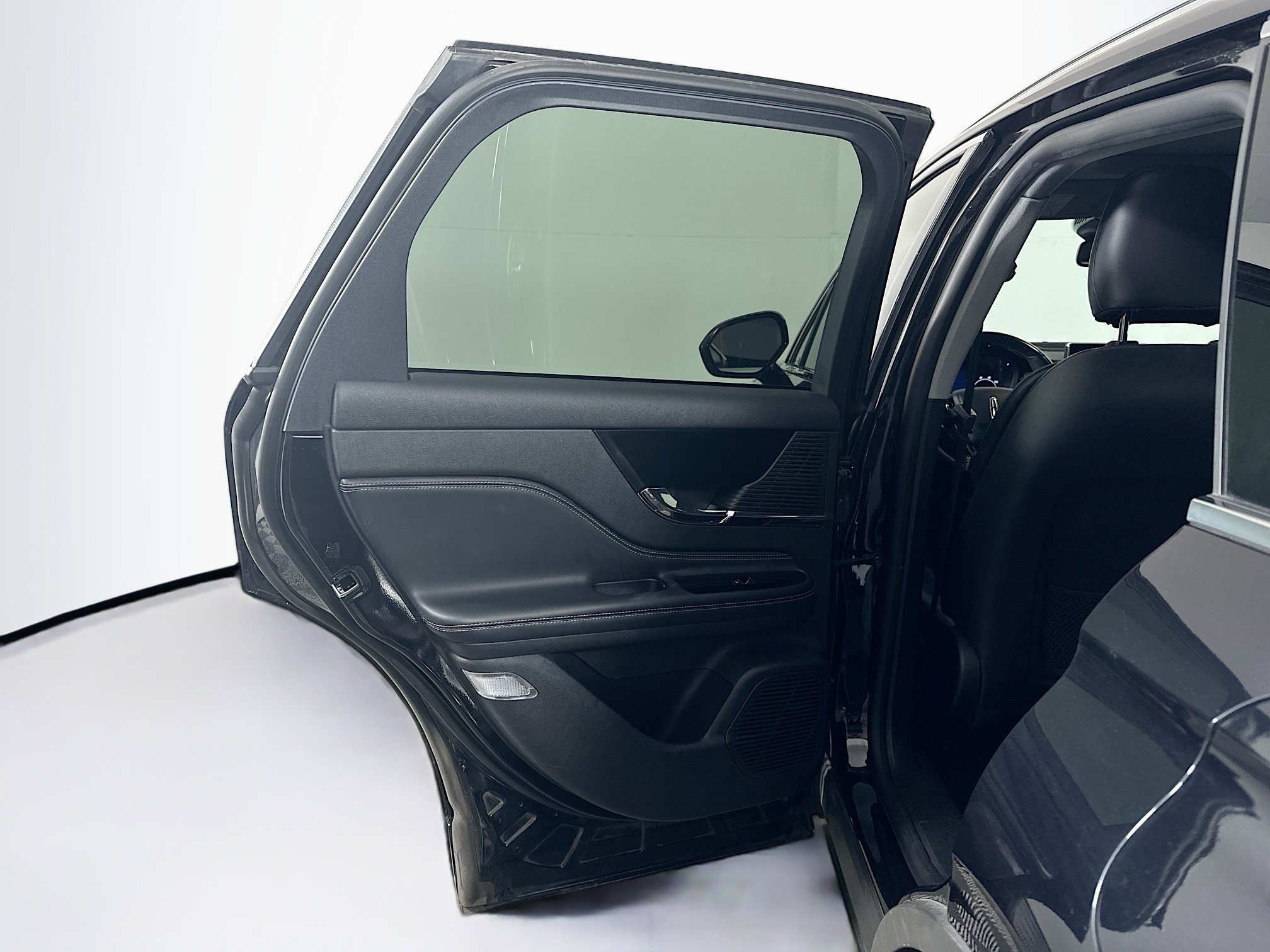 Used 2022 Lincoln Corsair FWD w/ Premium Package image 27