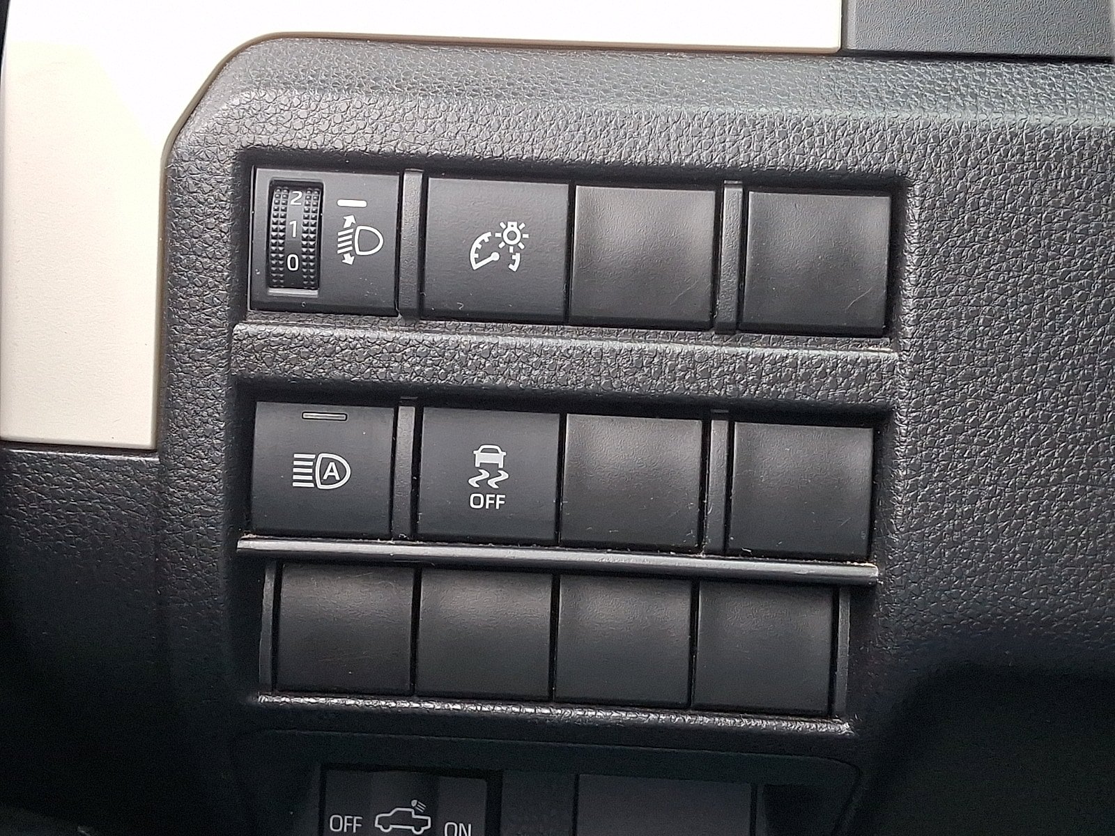 Used 2024 Toyota Tacoma TRD Off-Road AWD/4WD image 23