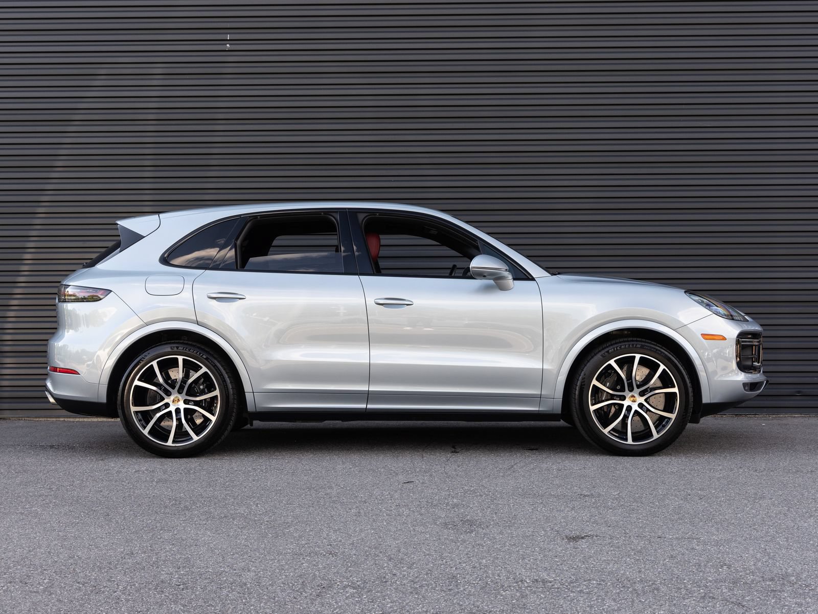 Certified 2023 Porsche Cayenne Turbo S AWD/4WD image 8