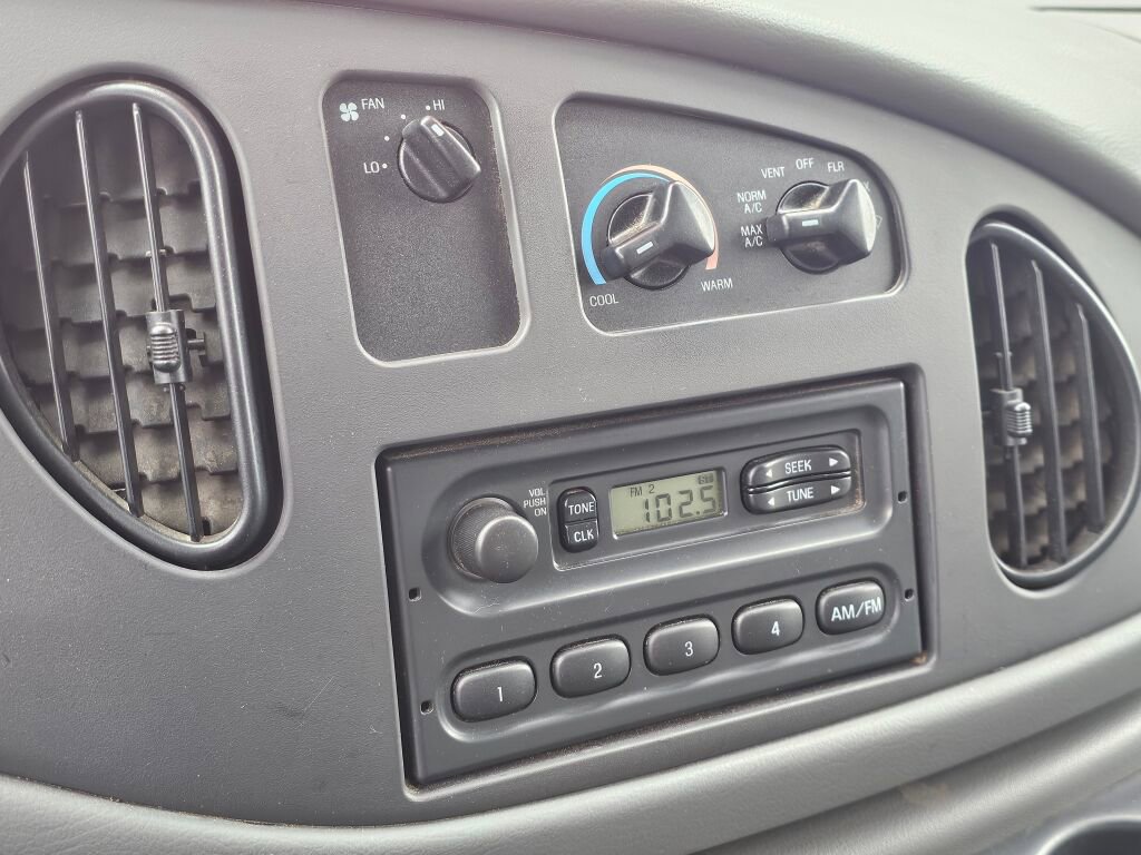 Used 2008 Ford E-150 and Econoline 150 RWD image 27