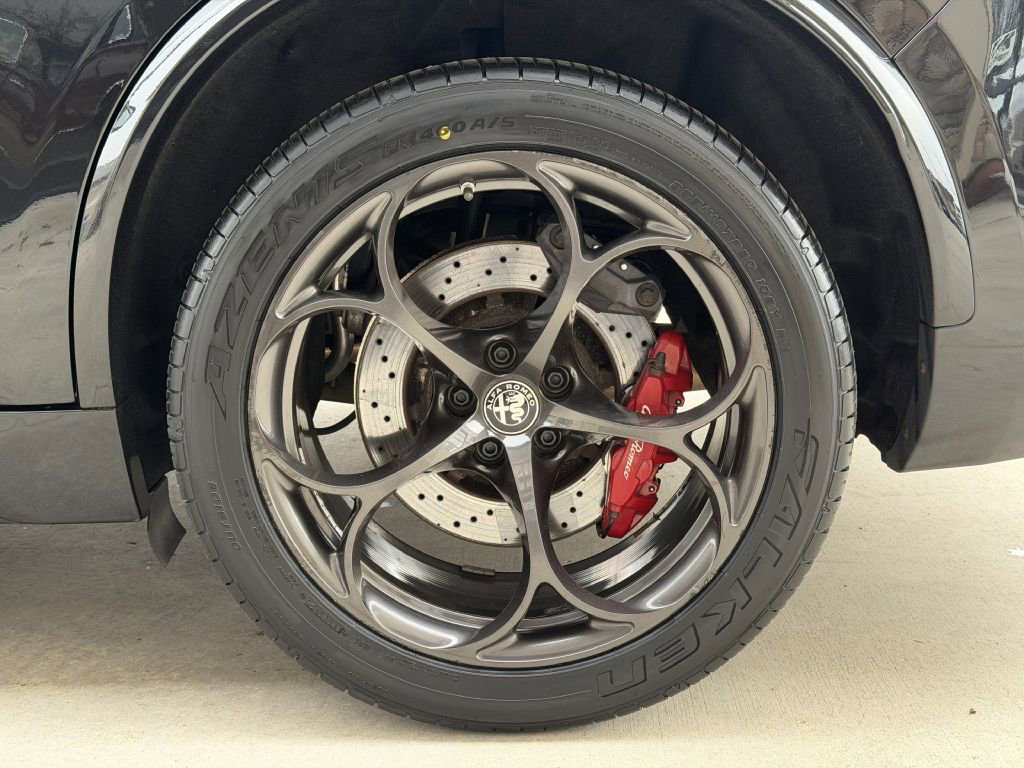 Used 2022 Alfa Romeo Stelvio Quadrifoglio w/ Active Assist Plus Package image 16