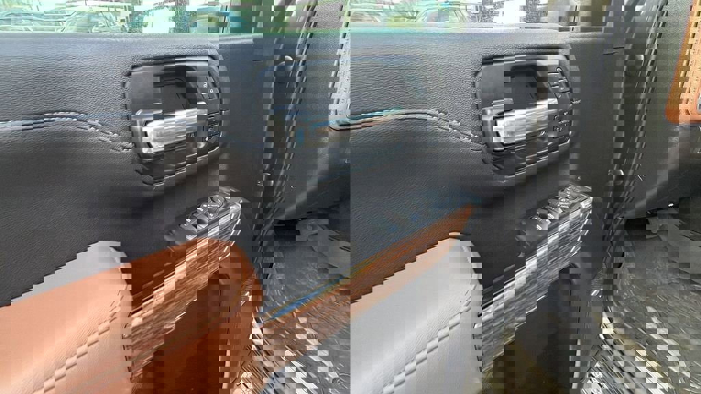 Used 2022 Chevrolet Silverado 3500 High Country w/ Z71 Off-Road Package image 12