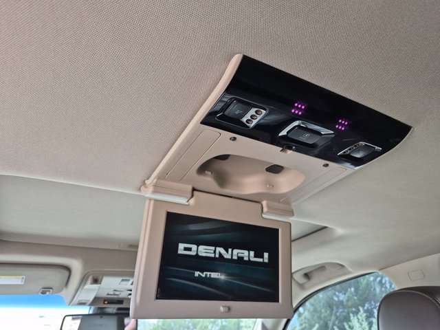 Used 2019 GMC Yukon XL Denali w/ Denali Ultimate Package AWD/4WD image 17