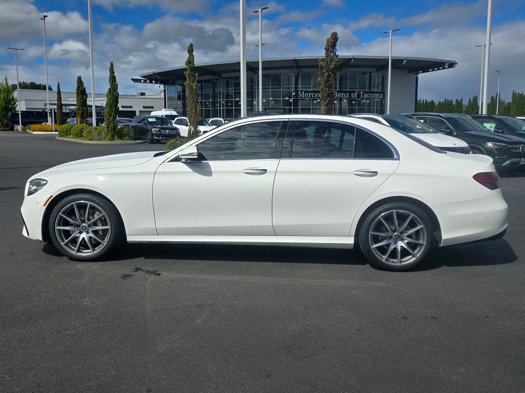 Used 2022 Mercedes-Benz E 350 4MATIC Sedan image 3