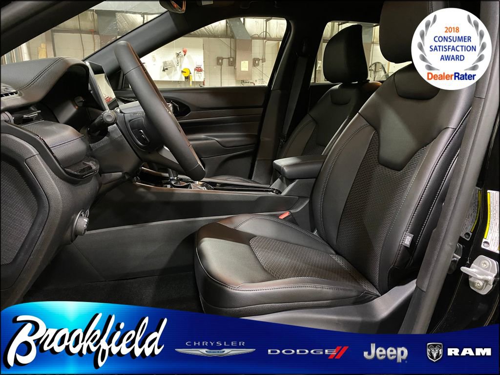 New 2026 Jeep Compass Latitude image 16