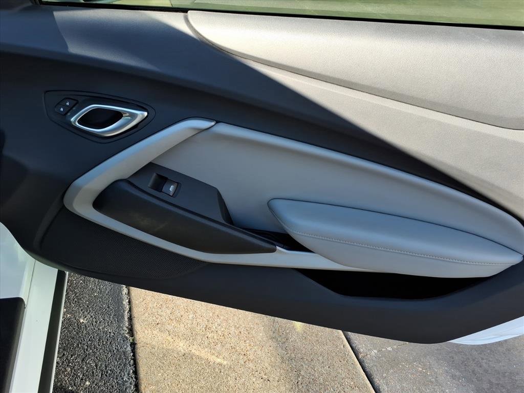 Used 2023 Chevrolet Camaro LT image 8