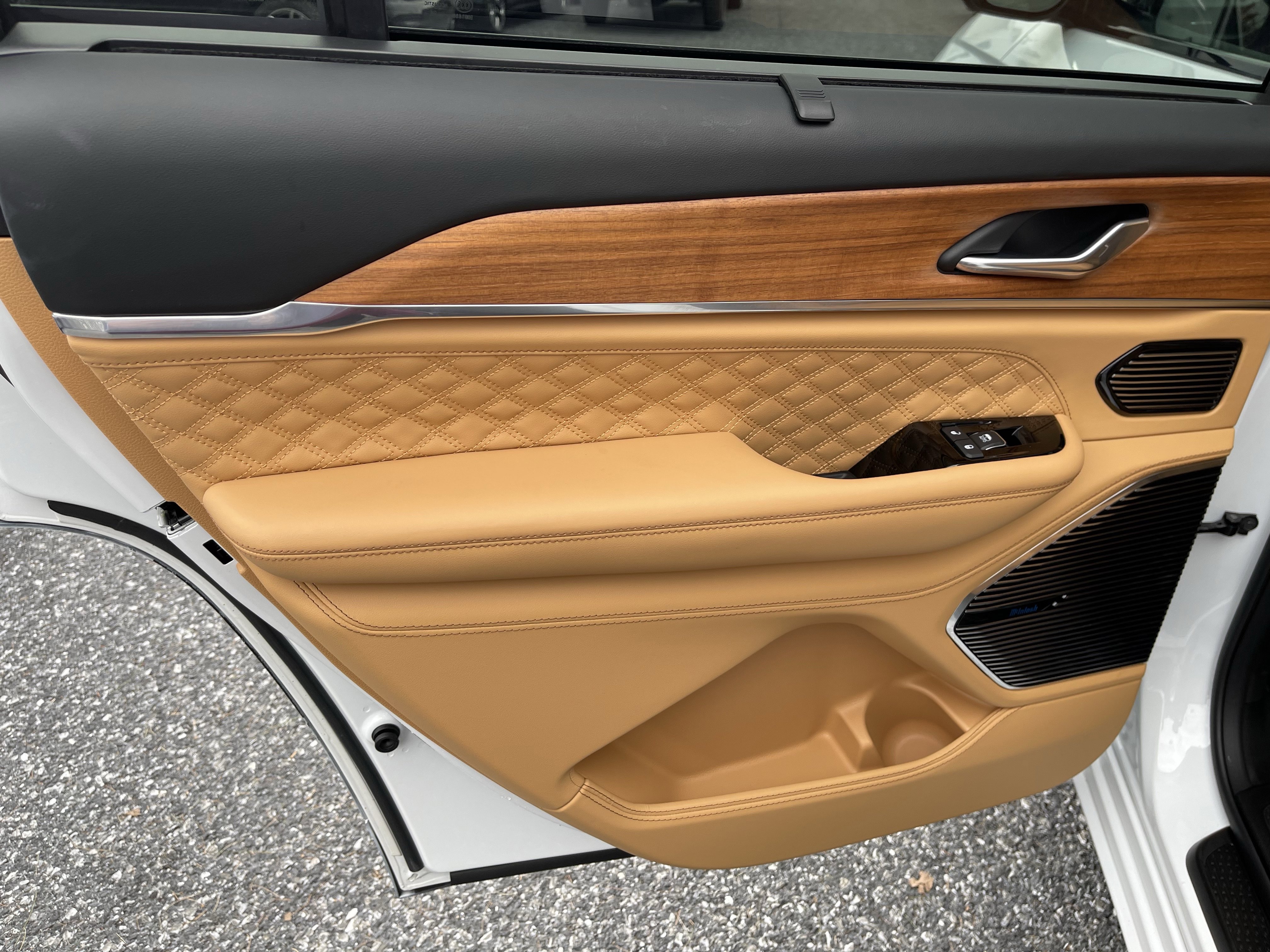 Used 2025 Jeep Grand Cherokee L Summit image 14