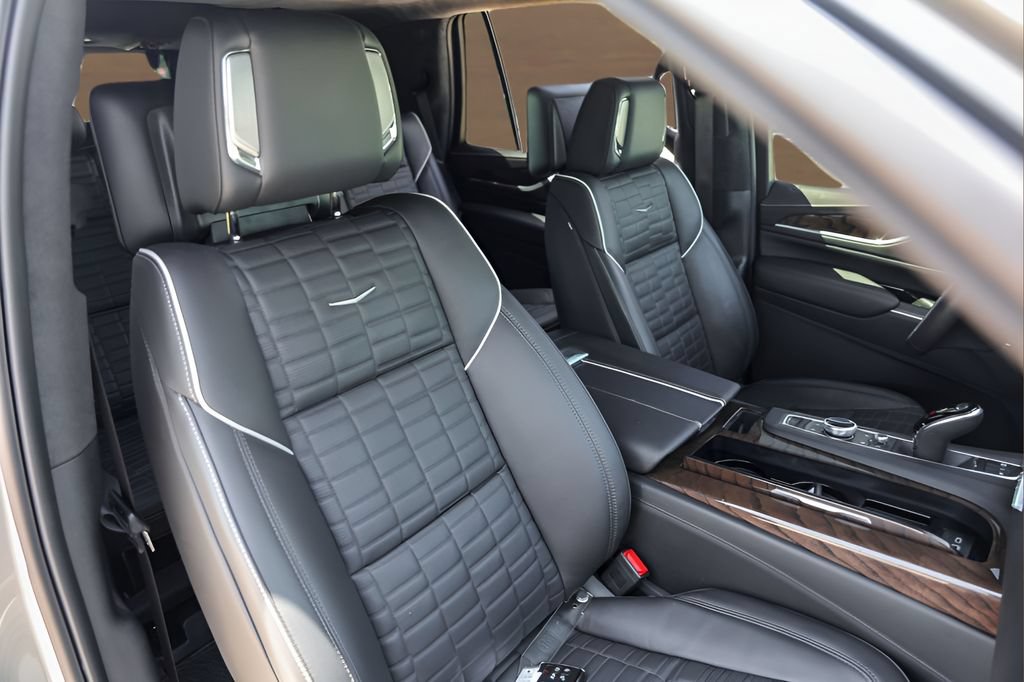 Used 2023 Cadillac Escalade Premium Luxury Platinum AWD/4WD image 32
