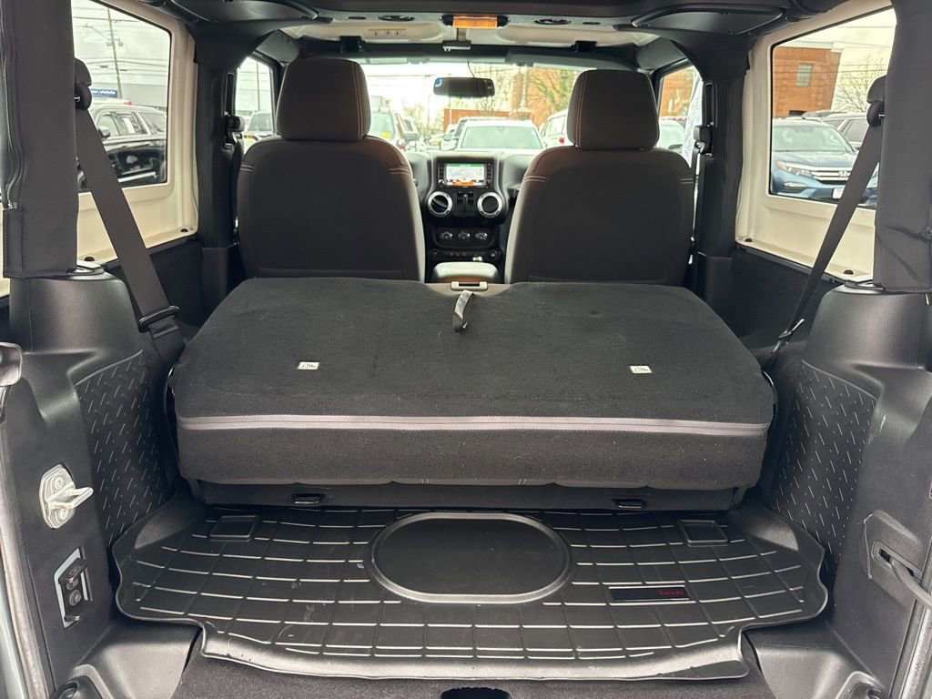 Used 2015 Jeep Wrangler Sahara w/ Connectivity Group image 39