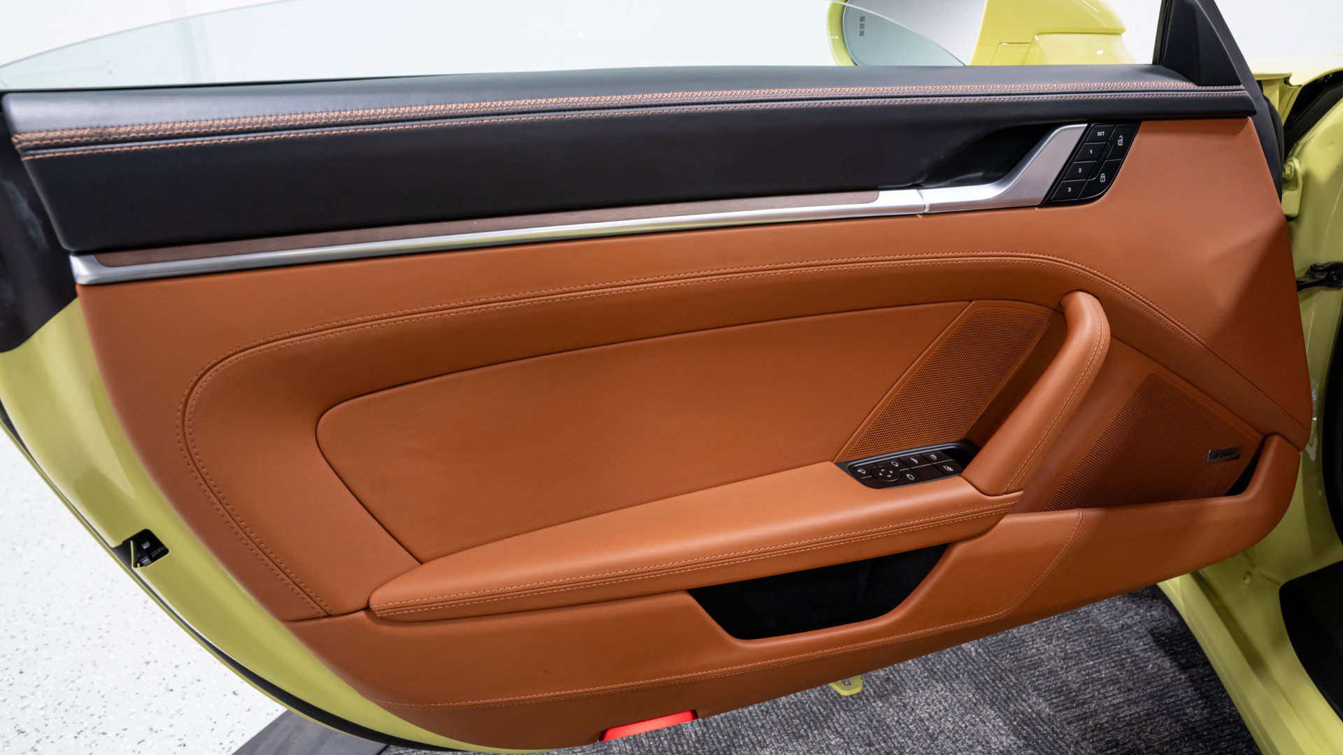 Used 2025 Porsche 911 Carrera image 41