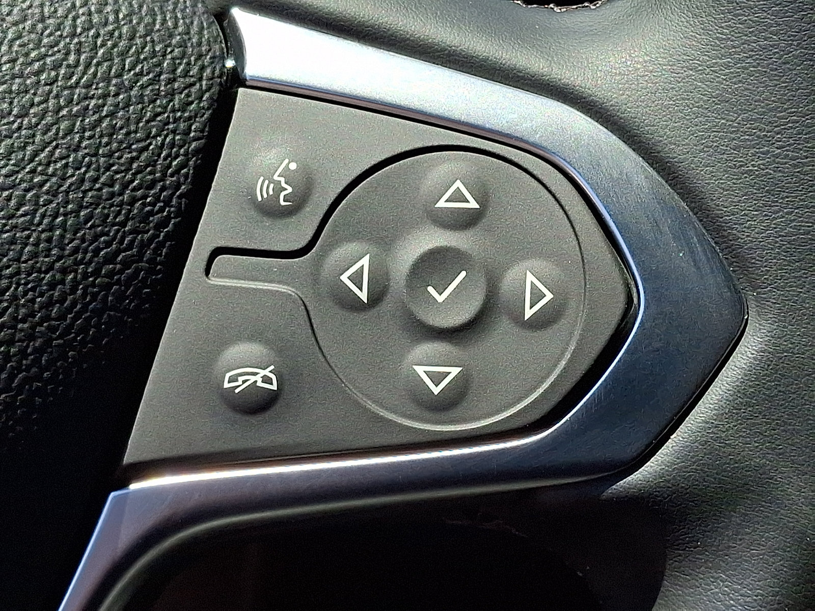 Certified 2023 Chevrolet Traverse LT AWD/4WD image 24