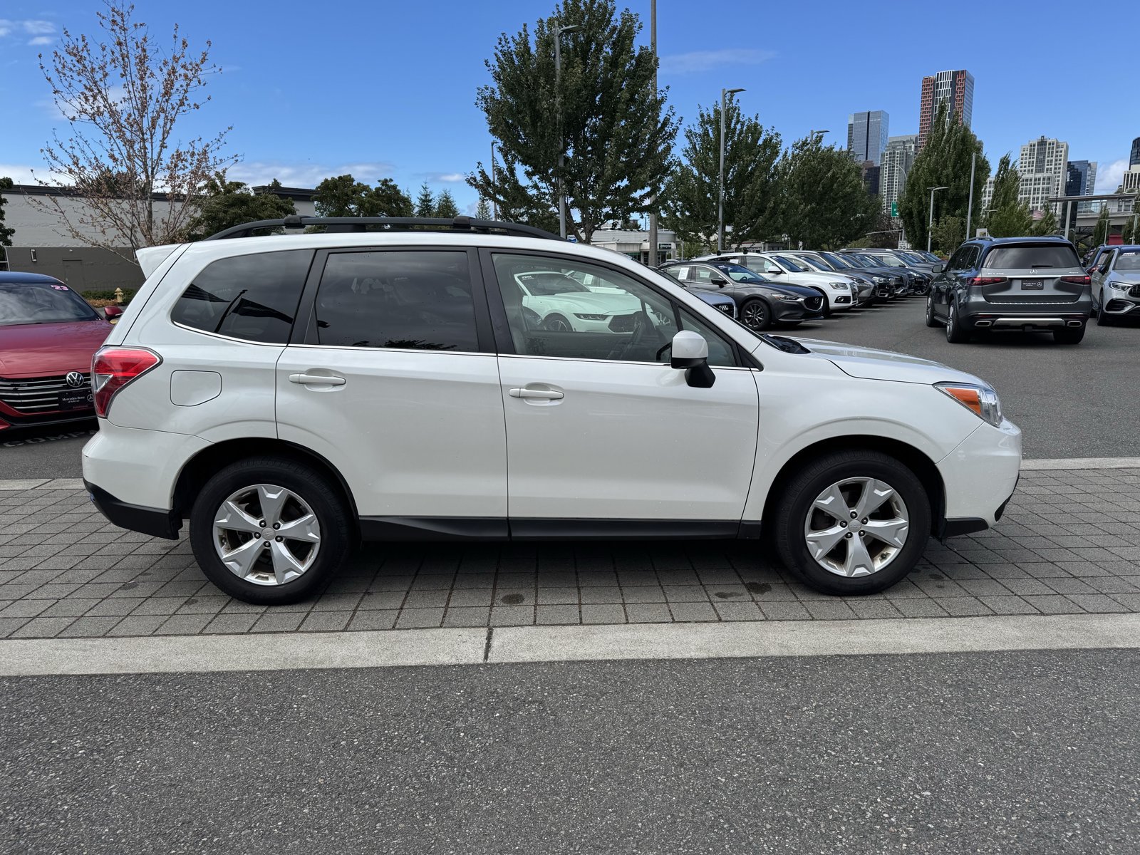 Used 2015 Subaru Forester 2.5i Limited AWD/4WD image 4