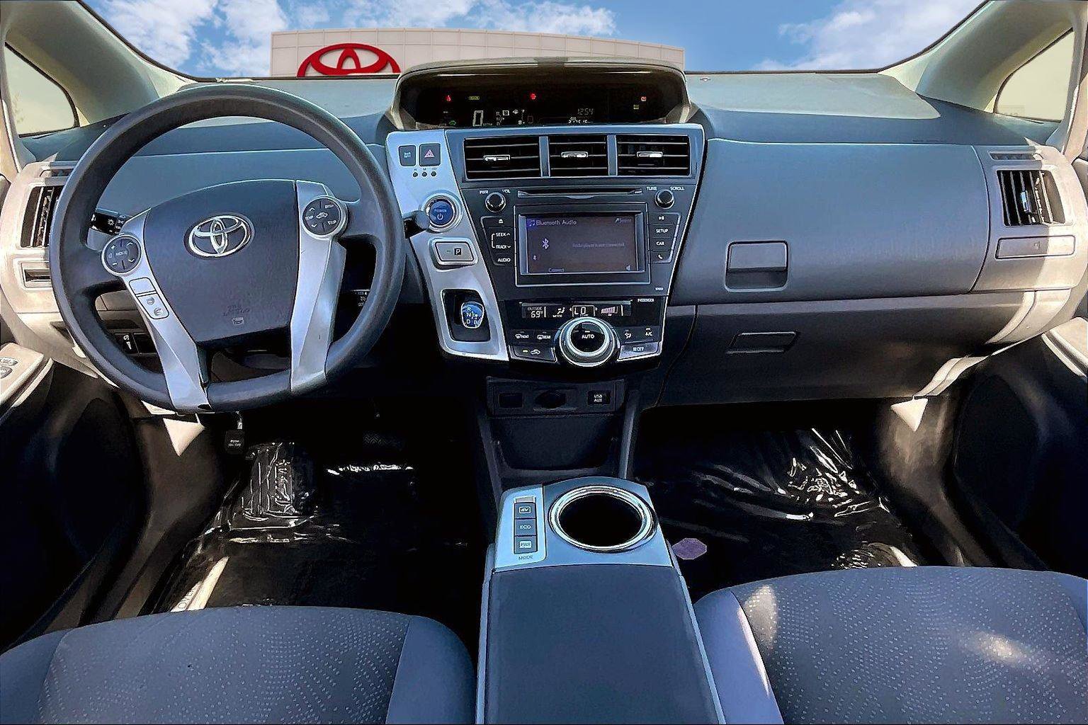 Used 2014 Toyota Prius V Two image 15