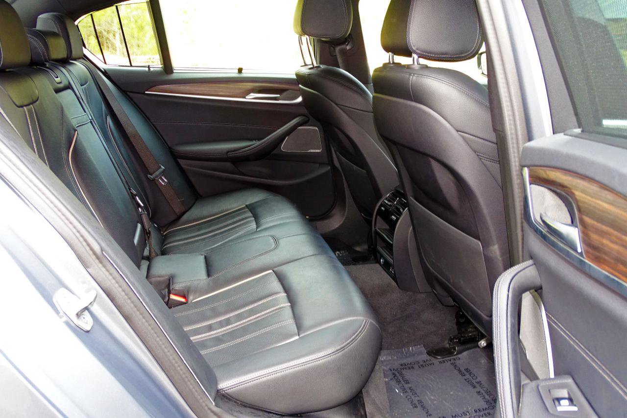 Used 2023 BMW 540i w/ Executive Package image 19