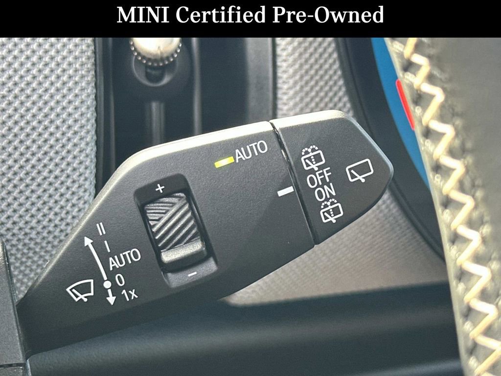 Used 2025 MINI Cooper 2-Door Hardtop image 18
