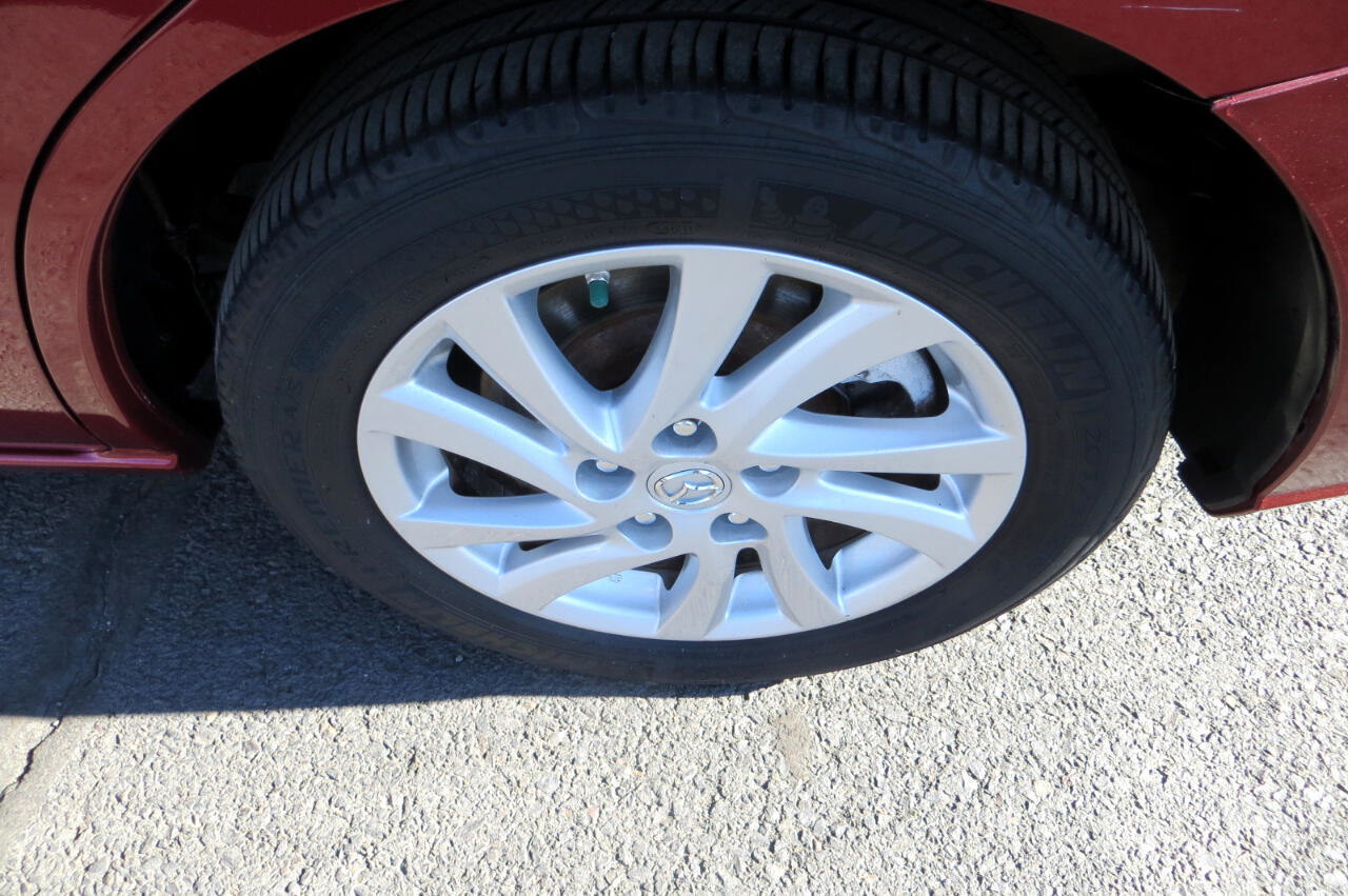 Used 2012 MAZDA MAZDA5 Sport image 22